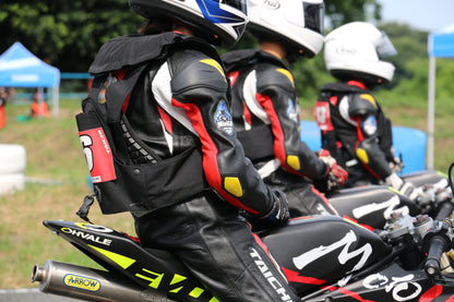 Kids at the track in RS1